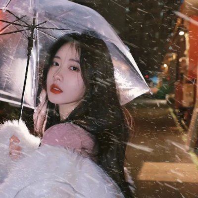 镜中的女孩